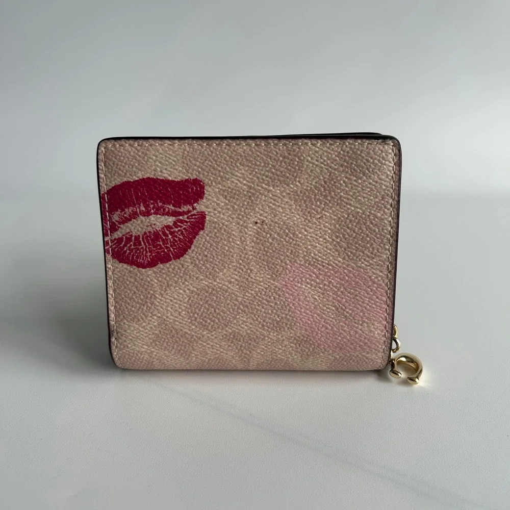 Coach Snap Wallet Lips Print Chalk Signature Canvas CZ952 Bifold GOOD